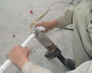 中方漏水维修电话